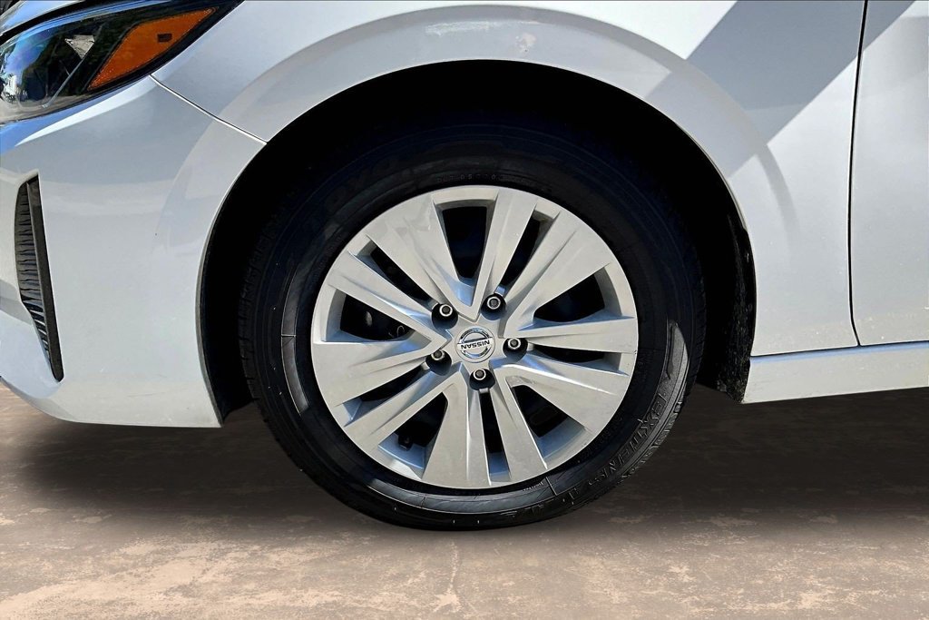 Used 2025 Nissan Sentra SV FWD image 36