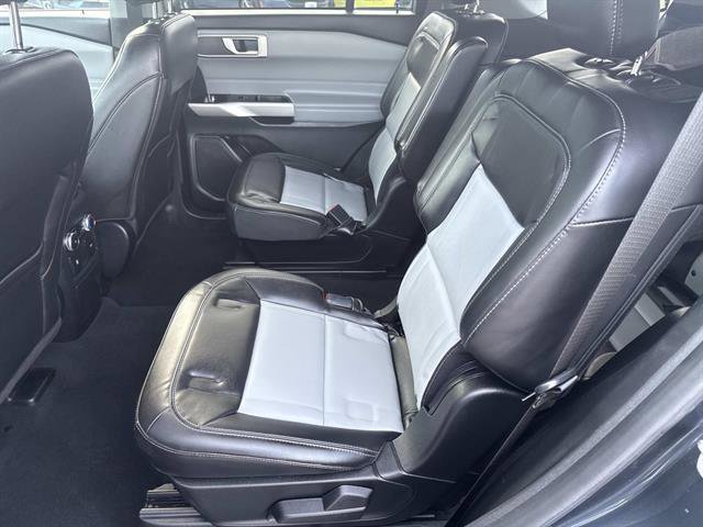 Certified 2022 Ford Explorer XLT w/ Equipment Group 202A image 16