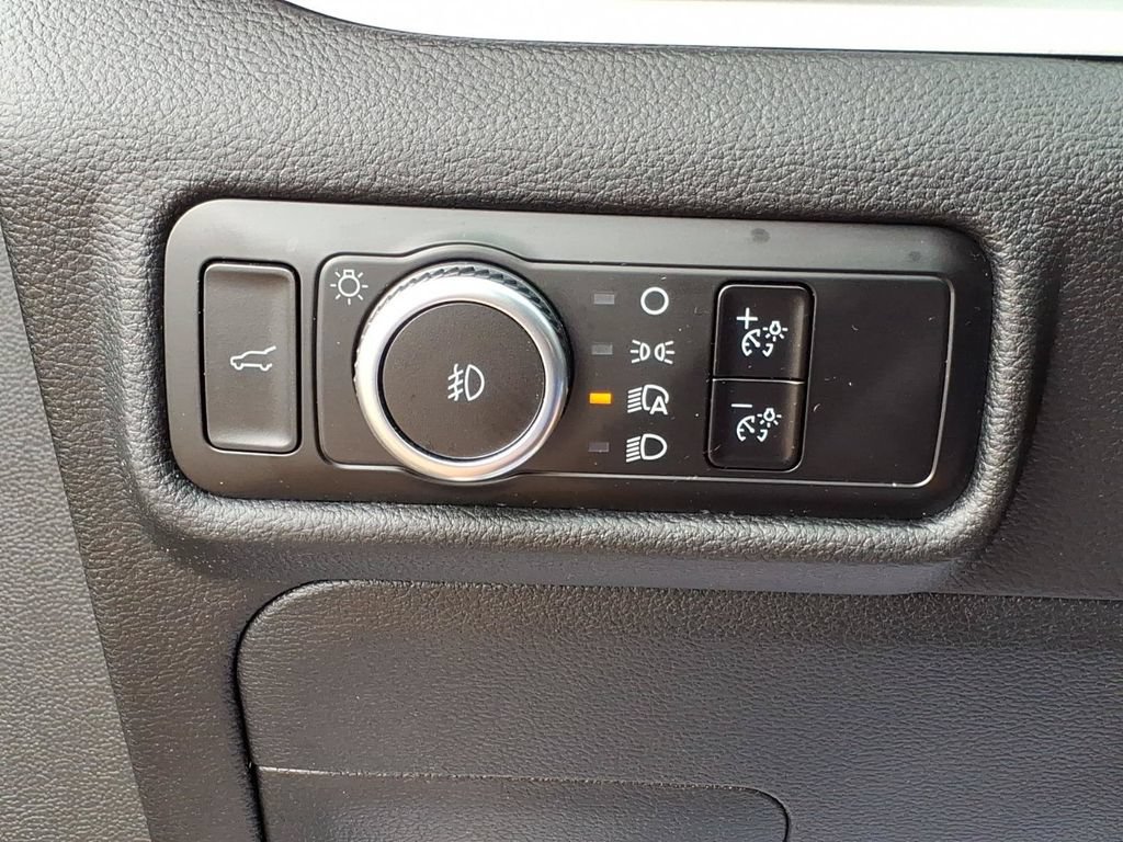 Certified 2023 Ford Explorer XLT w/ Equipment Group 202A AWD/4WD image 15