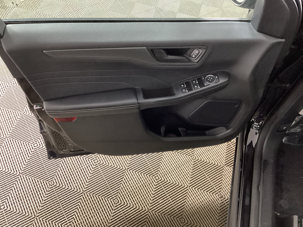 Certified 2023 Ford Escape Active AWD/4WD image 16