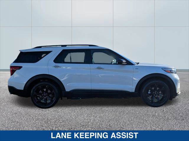Certified 2023 Ford Explorer ST-Line w/ Class IV Trailer Tow Package image 2