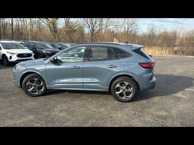 Certified 2024 Ford Escape ST-Line w/ Tech Pack #1 AWD/4WD image 6