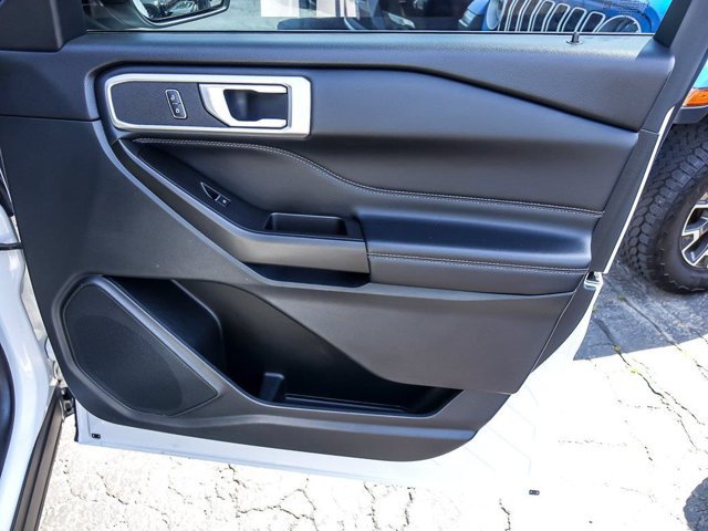 Certified 2020 Ford Explorer XLT w/ Equipment Group 202A AWD/4WD image 34