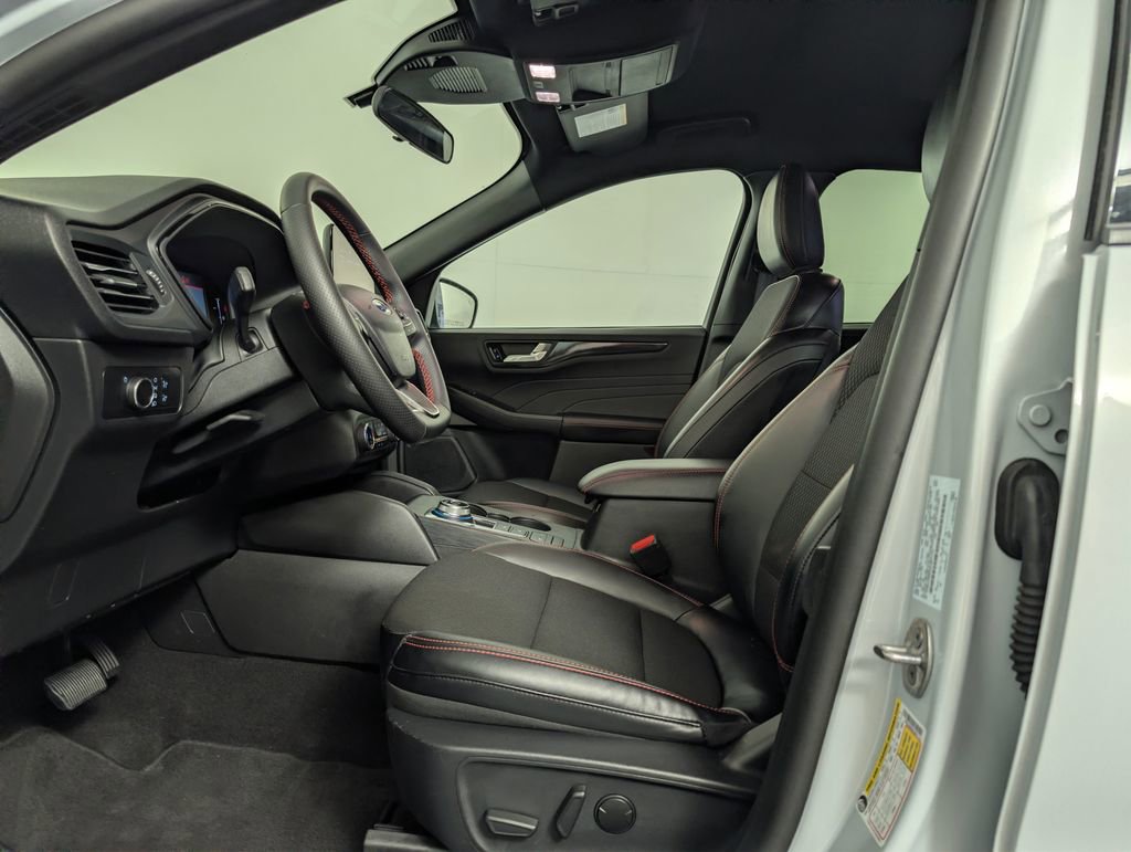 Certified 2025 Ford Escape ST-Line FWD image 11