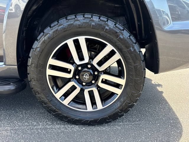 Used 2020 Toyota 4Runner Limited AWD/4WD image 10
