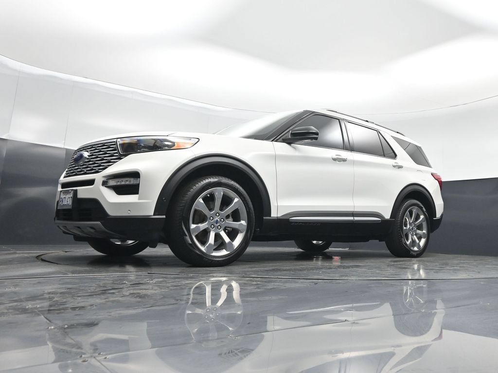 Certified 2020 Ford Explorer Platinum w/ Premium Technology Package AWD/4WD image 48