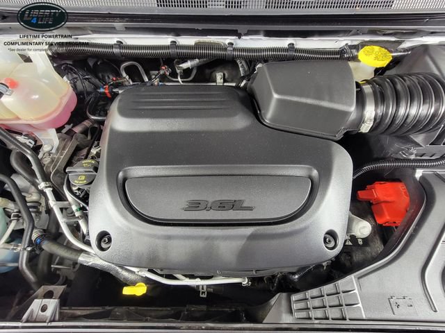 Used 2024 Chrysler Pacifica Touring-L FWD image 34