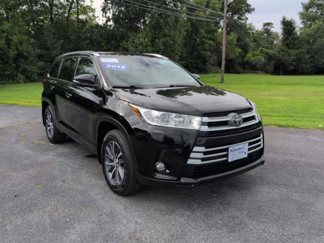 Used 2018 Toyota Highlander XLE AWD/4WD image 3
