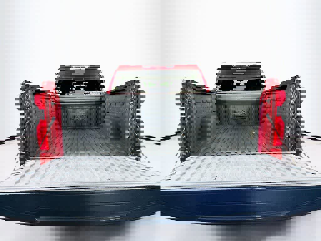 Used 2021 Chevrolet Silverado 1500 High Country w/ Technology Package image 24