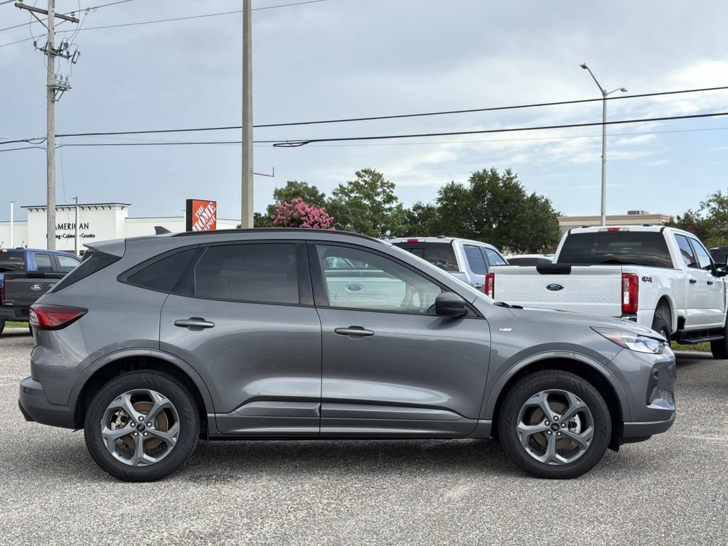 Certified 2024 Ford Escape ST-Line AWD/4WD image 7