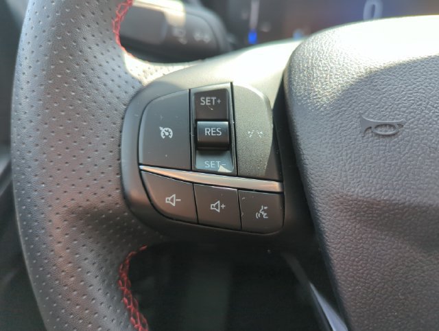 Certified 2025 Ford Escape ST-Line AWD/4WD image 34