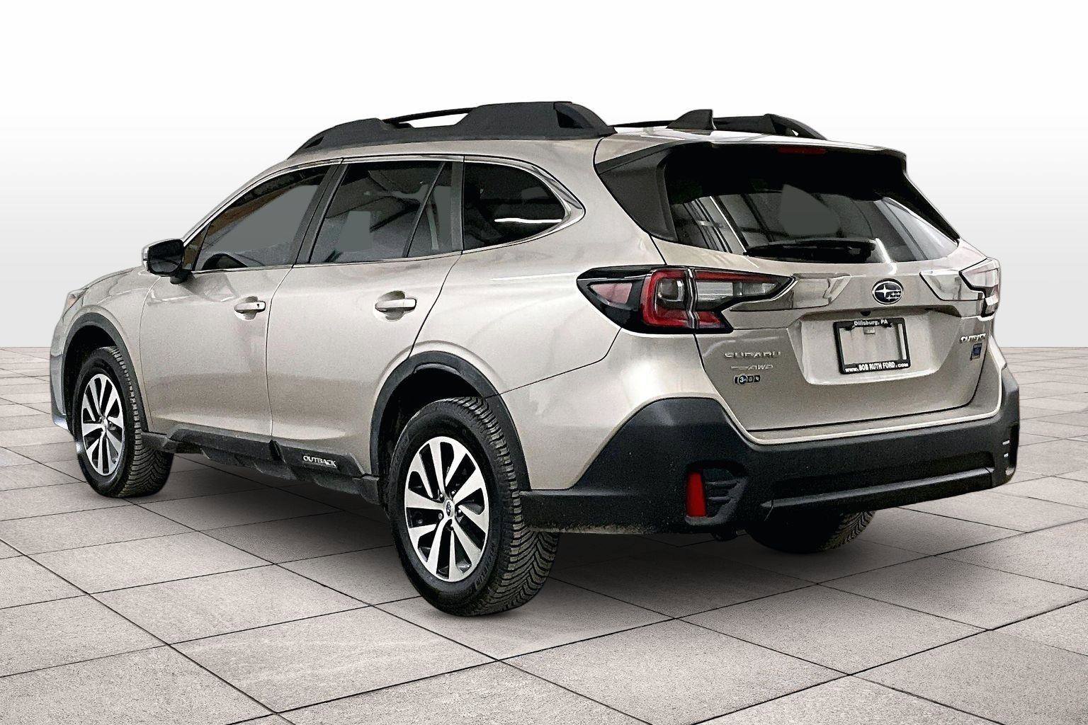 Used 2020 Subaru Outback Premium image 10