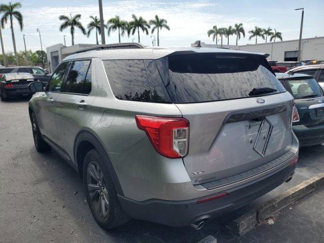 Certified 2023 Ford Explorer XLT w/ Equipment Group 202A RWD image 6