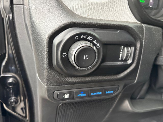 Used 2024 Jeep Wrangler Unlimited w/ Convenience Group AWD/4WD image 15