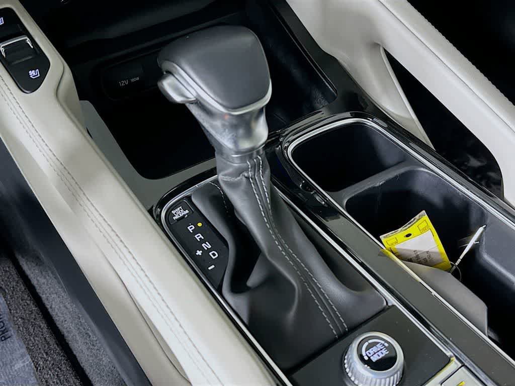 Used 2024 Kia Telluride EX w/ EX Captain's Chair Package FWD image 17