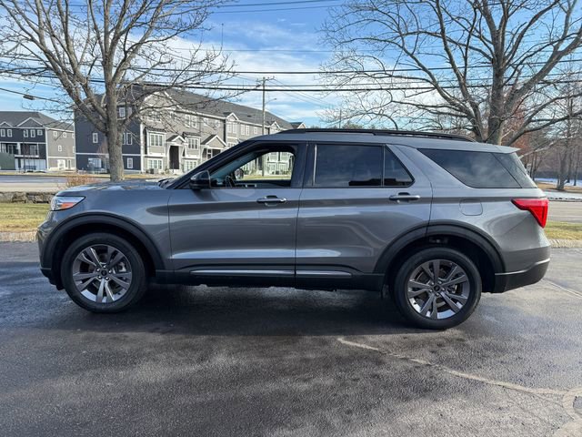 Certified 2022 Ford Explorer XLT w/ Equipment Group 202A image 2