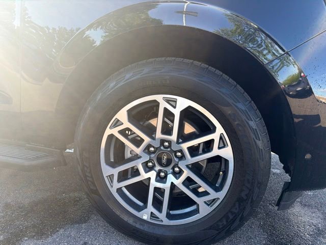 Certified 2025 Ford Expedition Active AWD/4WD image 12