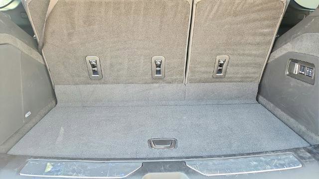 Used 2024 Cadillac Escalade Premium Luxury image 34