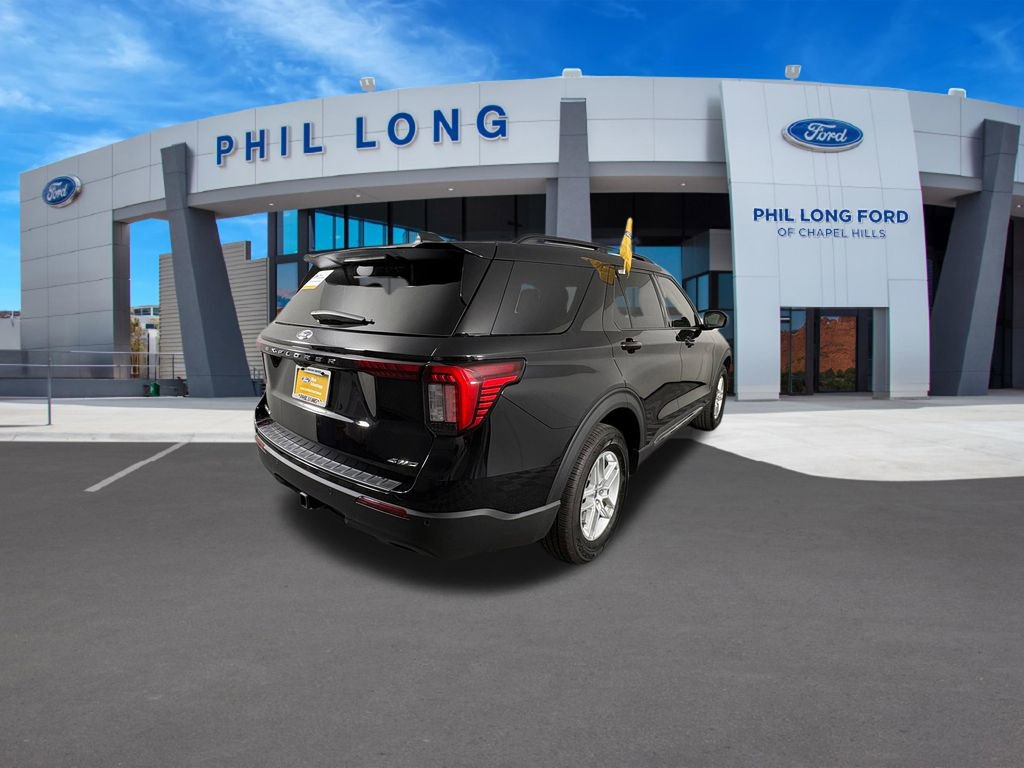 Certified 2025 Ford Explorer Active AWD/4WD image 5