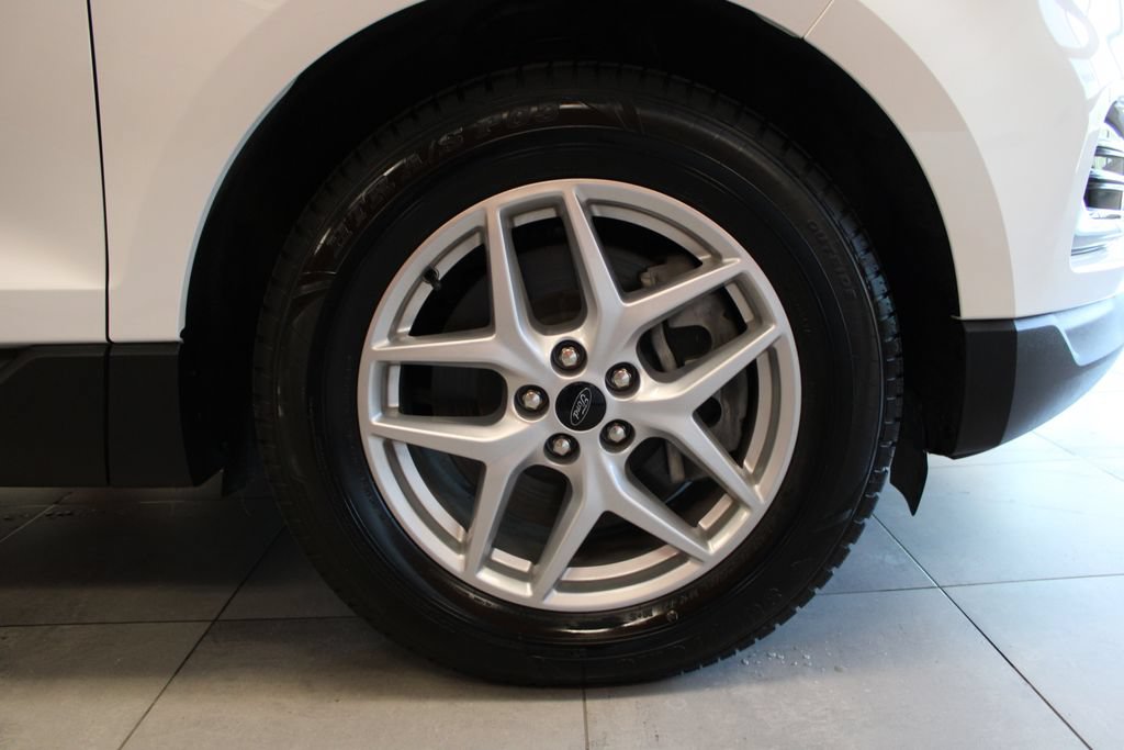 Certified 2024 Ford Edge SEL AWD/4WD image 11