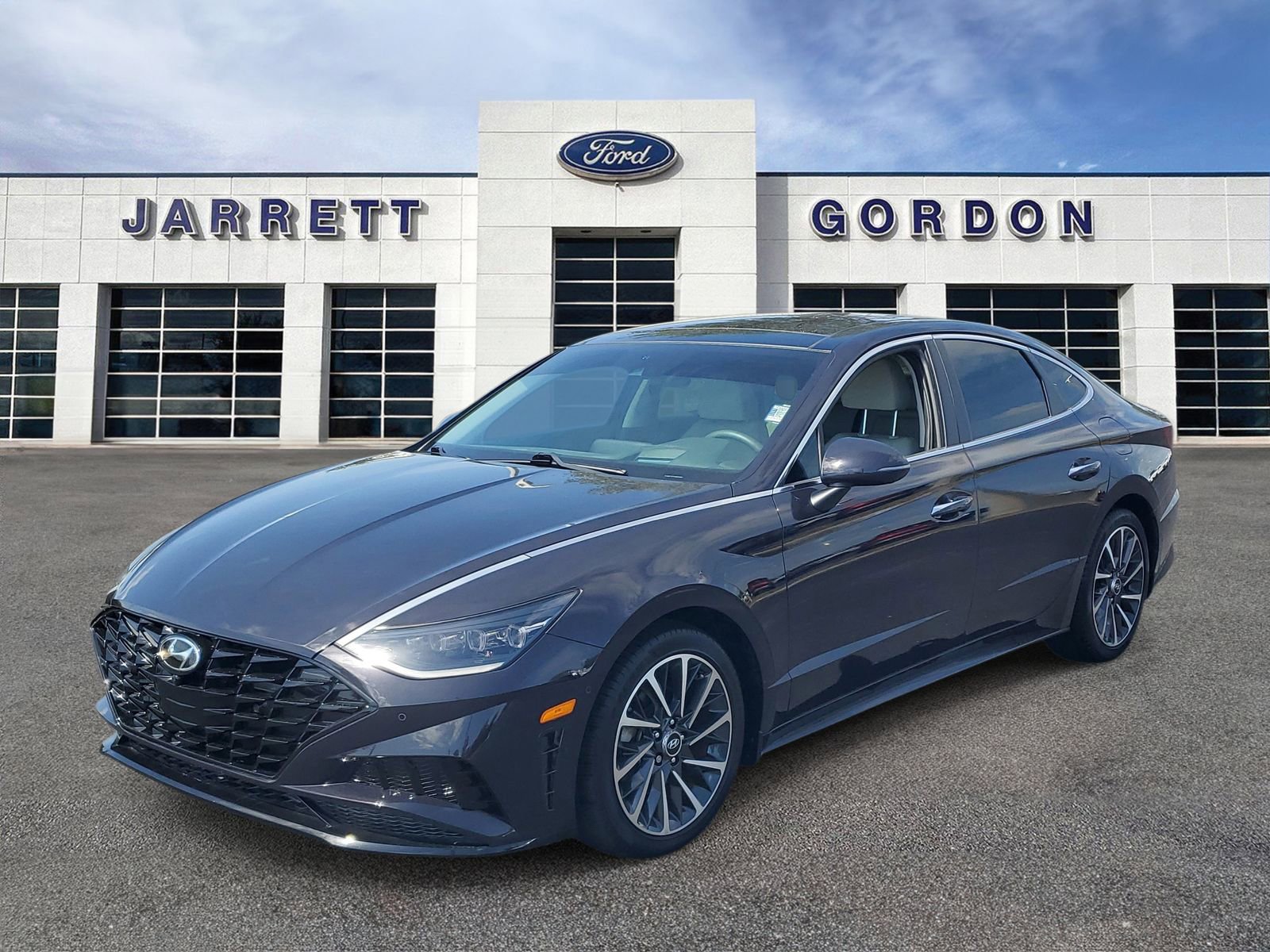 Used 2023 Hyundai Sonata Limited FWD image 2