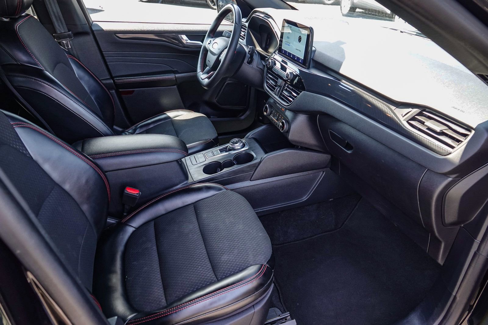 Certified 2024 Ford Escape ST-Line image 15