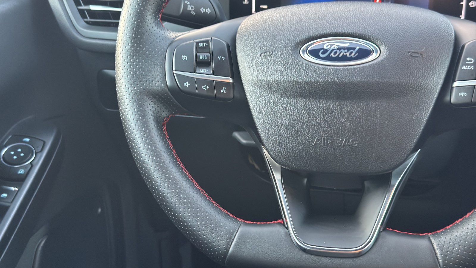 Certified 2025 Ford Escape ST-Line FWD image 16