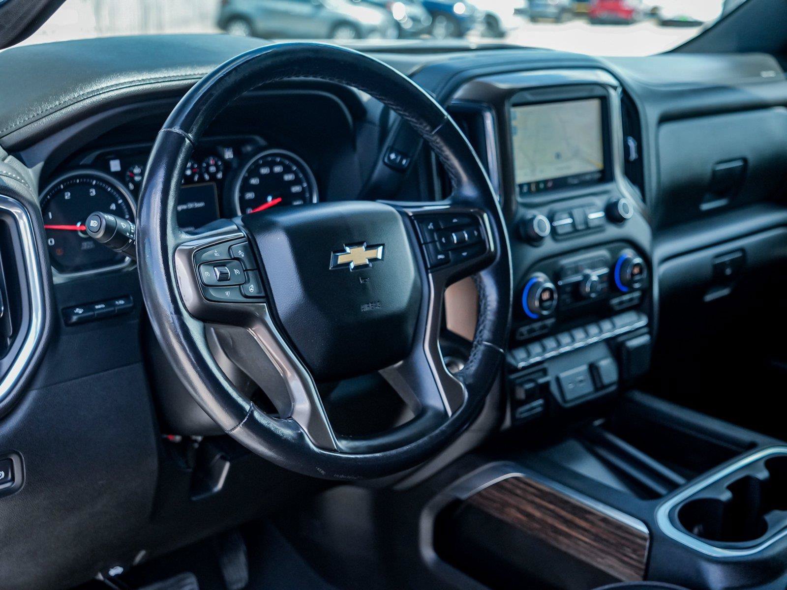 Used 2022 Chevrolet Silverado 2500 High Country w/ Technology Package AWD/4WD image 8