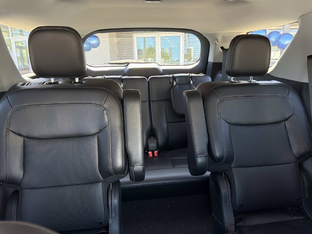 Certified 2023 Ford Explorer Limited w/ Limited Technology Package RWD image 12