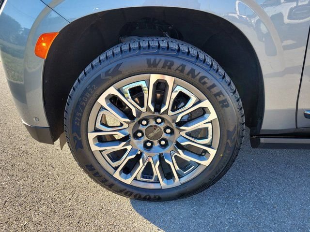 Used 2023 GMC Yukon Denali Ultimate image 8