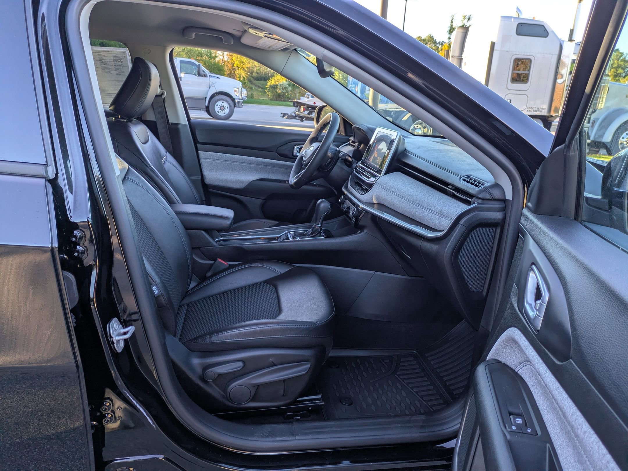 Used 2022 Jeep Compass Latitude image 37