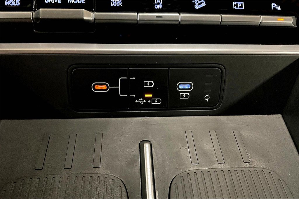 Used 2025 Hyundai Santa Fe SEL image 32