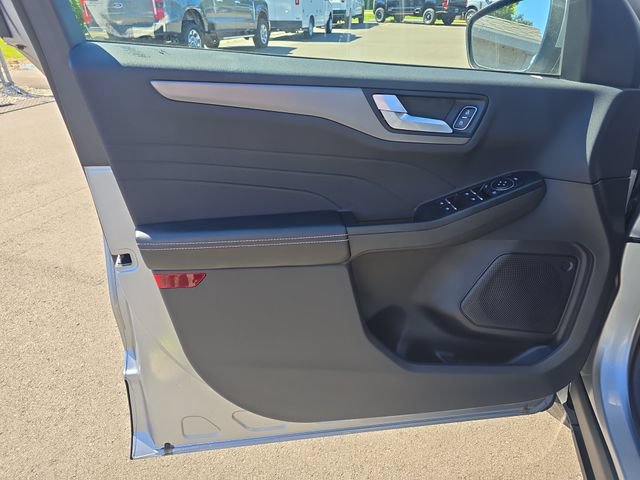 Certified 2024 Ford Escape SE FWD image 10