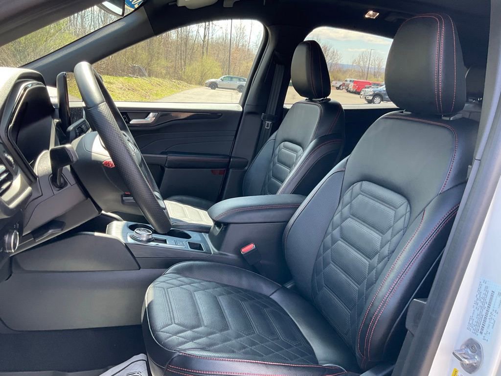 Certified 2023 Ford Escape ST-Line Elite w/ Premium Technology Package AWD/4WD image 15