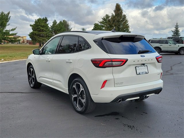 Certified 2023 Ford Escape ST-Line Select w/ Tech Pack #2 image 3