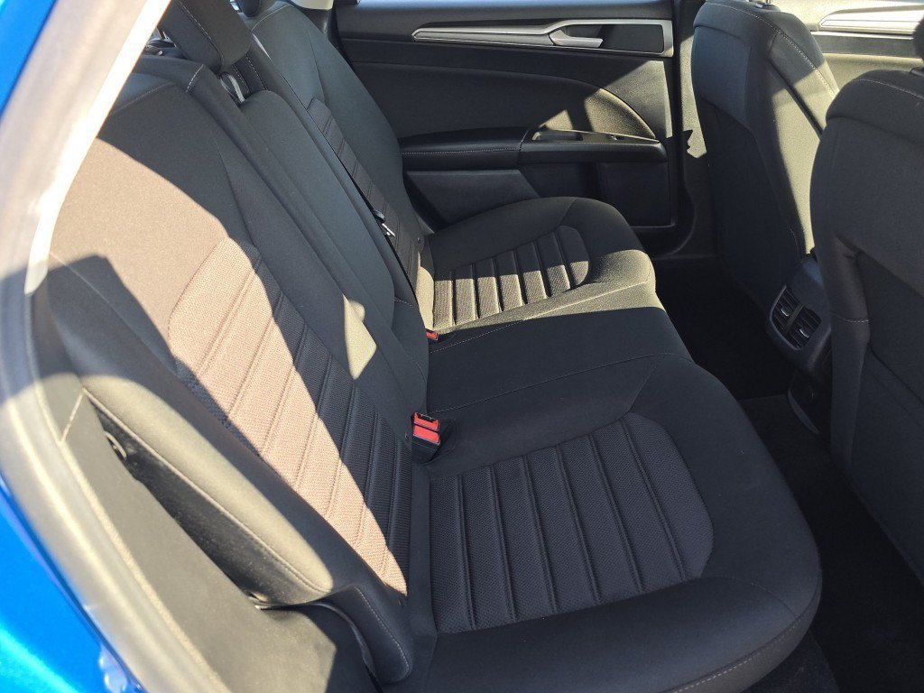 Certified 2020 Ford Fusion SE FWD image 19