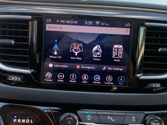 Used 2018 Chrysler Pacifica Touring-L Plus w/ Tire & Wheel Group FWD image 22