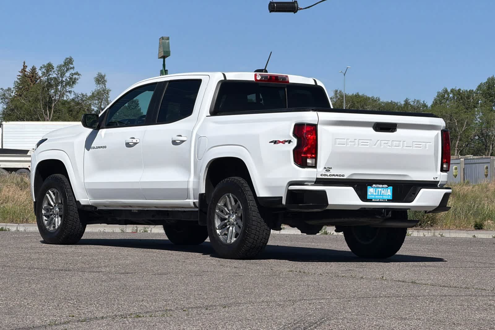 Used 2023 Chevrolet Colorado LT w/ LT Convenience Package II AWD/4WD image 6