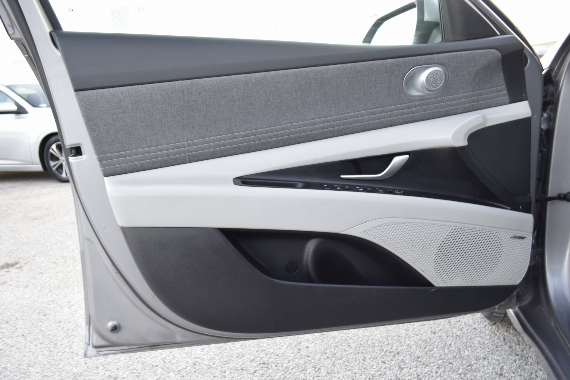 Used 2024 Hyundai Elantra Limited image 20