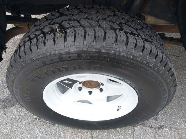 Used 2018 Toyota Tacoma SR5 w/ Exterior Package AWD/4WD image 12