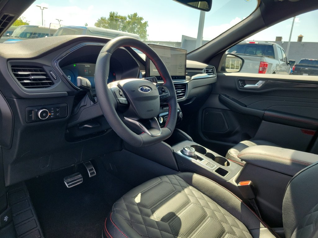 Certified 2023 Ford Escape ST-Line Elite w/ Premium Technology Package AWD/4WD image 23