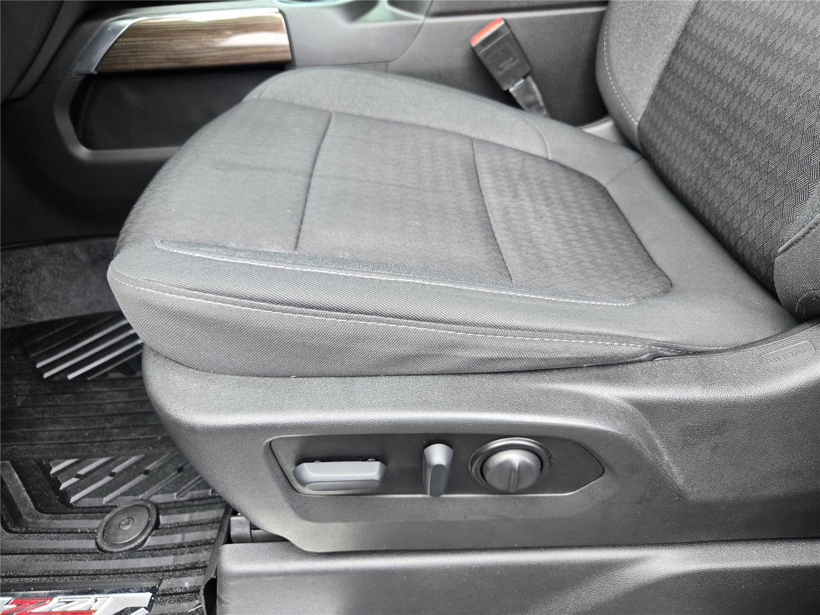 Used 2022 Chevrolet Silverado 1500 LT Trail Boss w/ Convenience Package II AWD/4WD image 22