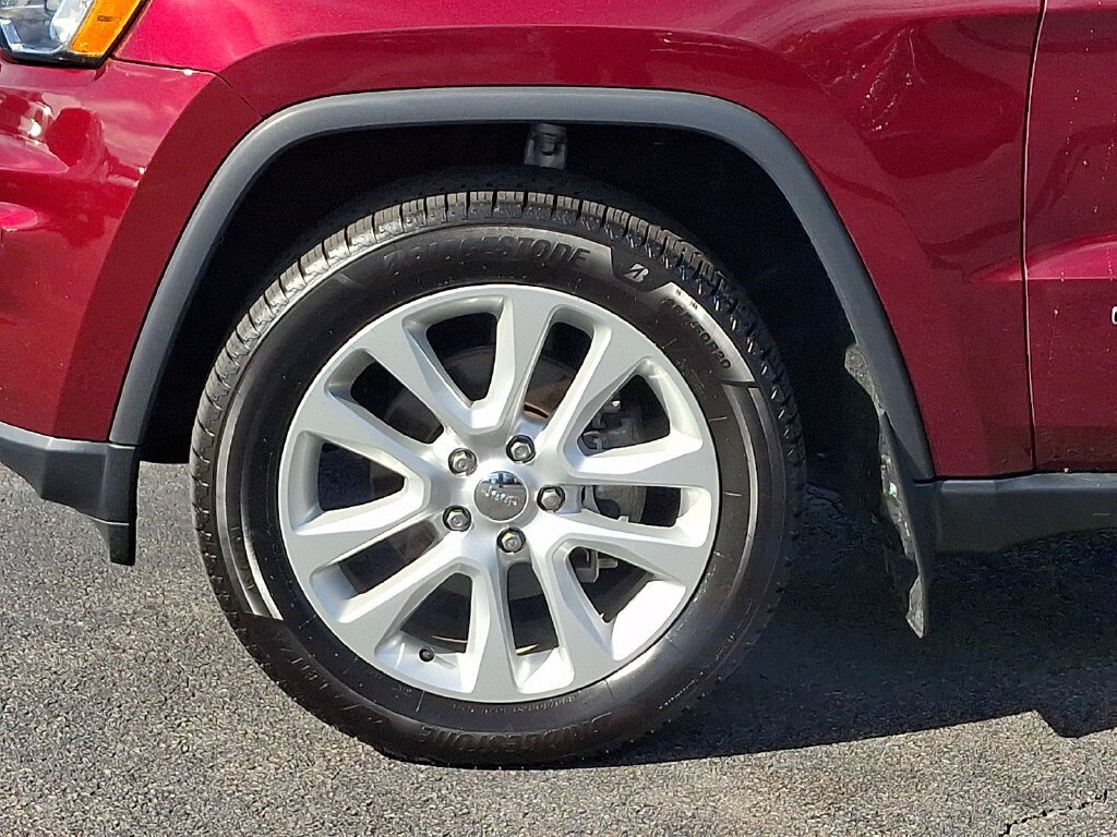 Used 2017 Jeep Grand Cherokee Limited AWD/4WD image 8