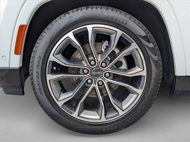 Used 2024 Jeep Grand Wagoneer Series III w/ Rear Seat Video Group 1 AWD/4WD image 22
