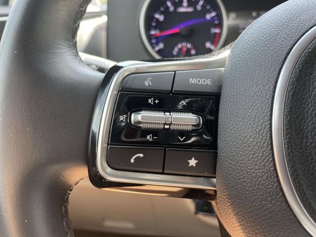 Used 2023 Kia Carnival LX FWD image 24