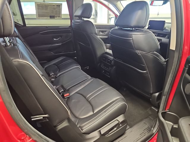Used 2023 Honda Pilot Elite image 11