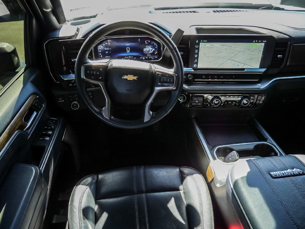 Used 2024 Chevrolet Silverado 2500 High Country w/ High Country Premium Package AWD/4WD image 29
