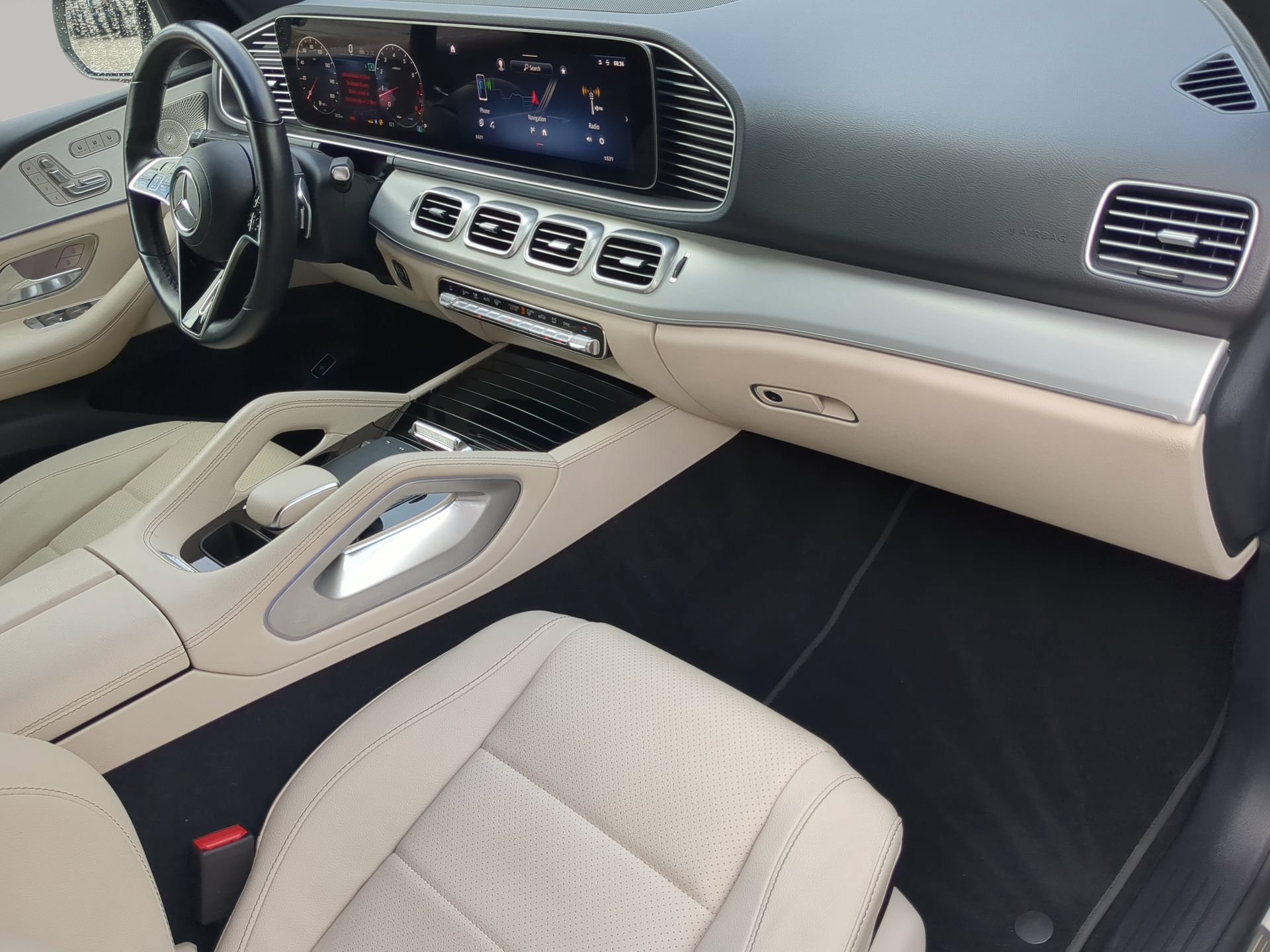 Used 2025 Mercedes-Benz GLE 350 4MATIC w/ Driver Assistance Package image 49