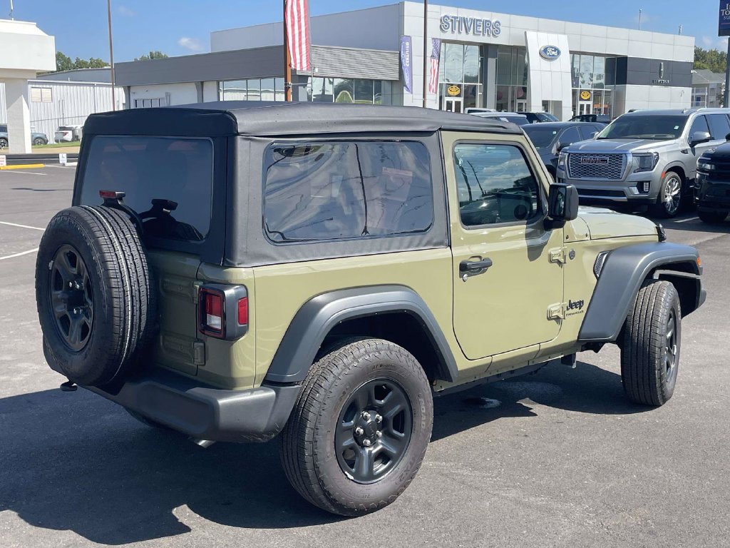 Used 2025 Jeep Wrangler Sport AWD/4WD image 3