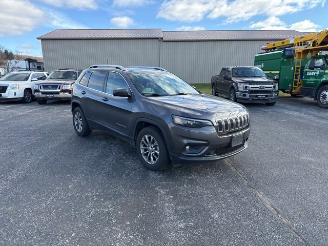 Used 2019 Jeep Cherokee Latitude Plus w/ Comfort/Convenience Group